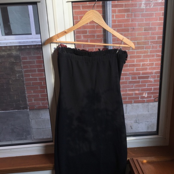 Cute strapless rose detail dress - Picture 4 of 5